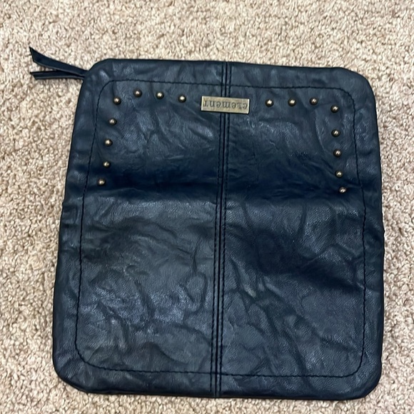 ELEMENT - Picture 5 of 5